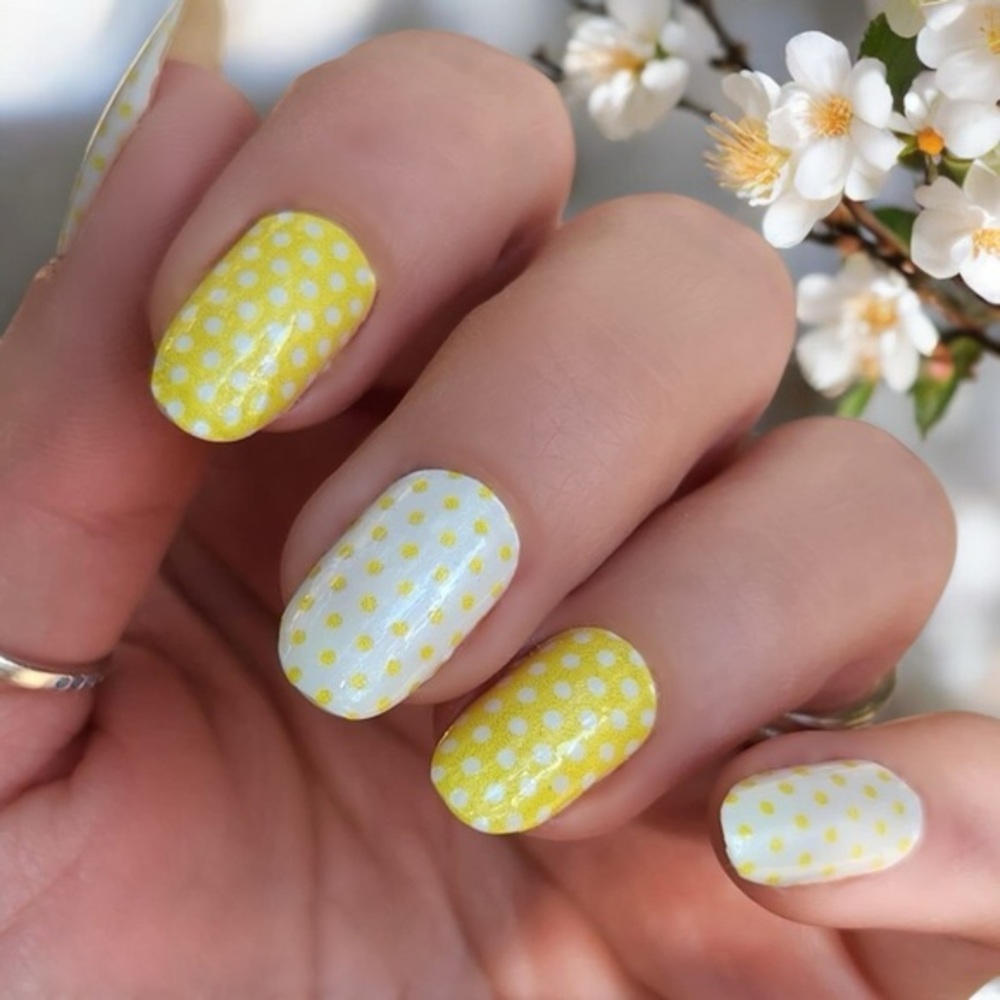 Color Street | Bikinis and Bellinis a limited edition sunny yellow & white dots
